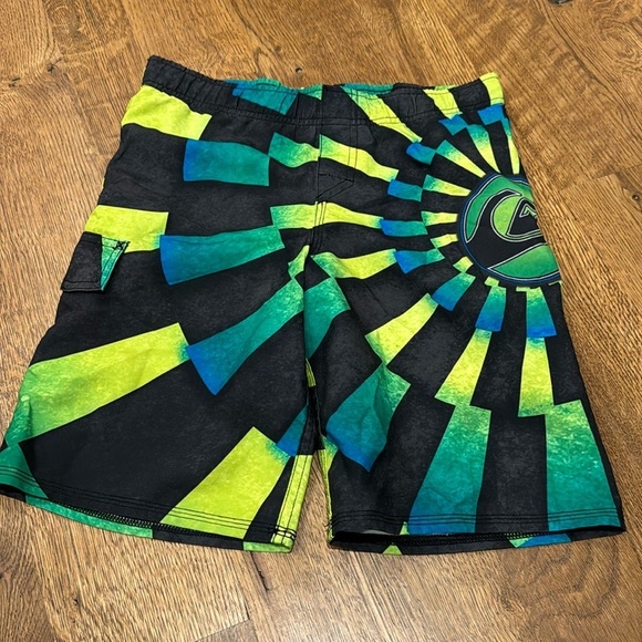 Quiksilver Boys Swim Trunks Green Blue and Black Size XL - Picture 1 of 3